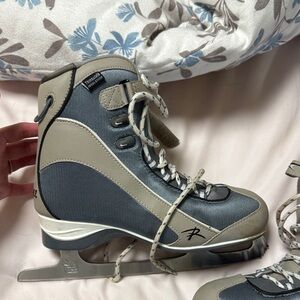 Riedel Gray and Blue Winter Ice Skates 9